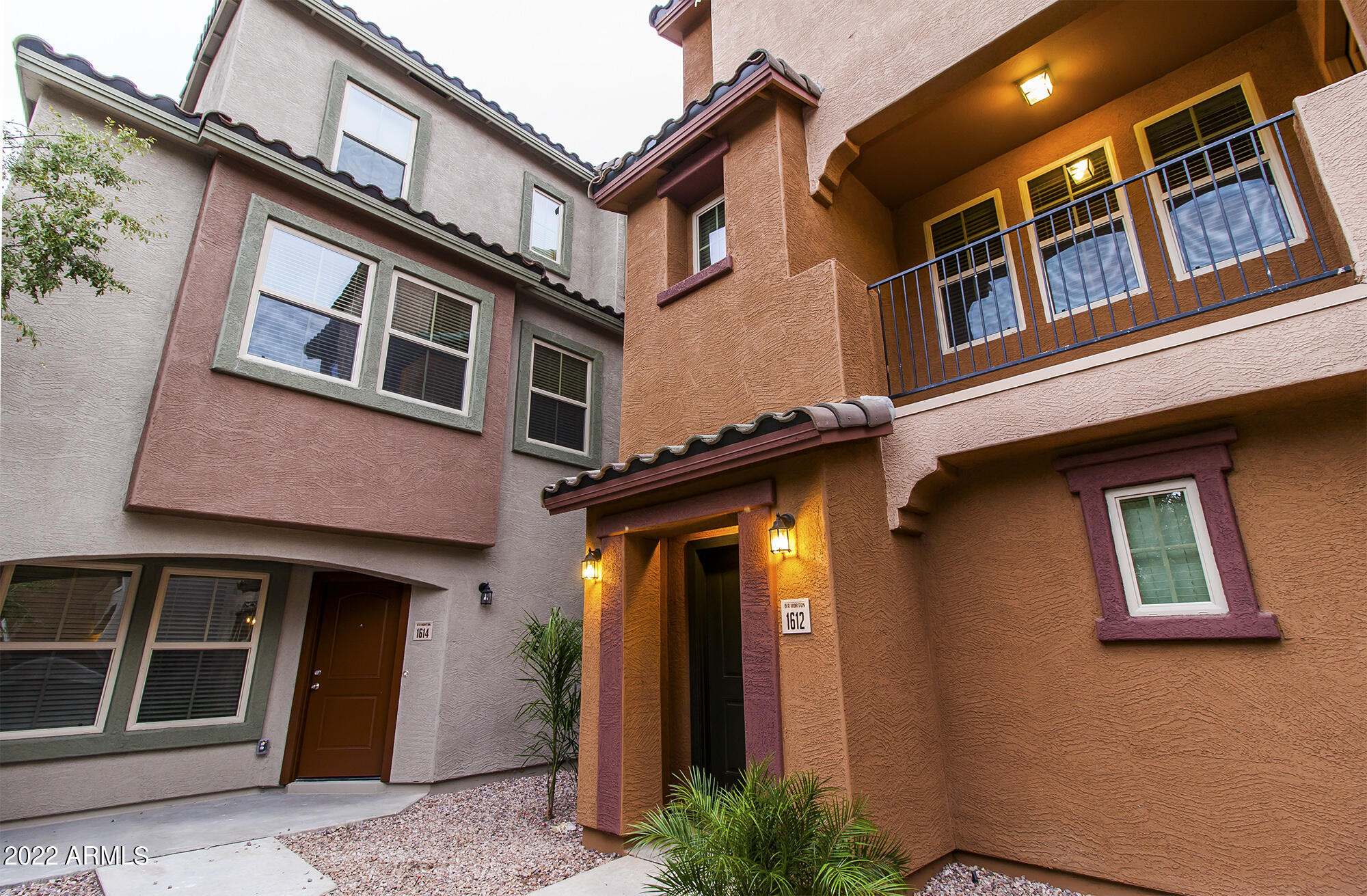 View Phoenix, AZ 85035 townhome