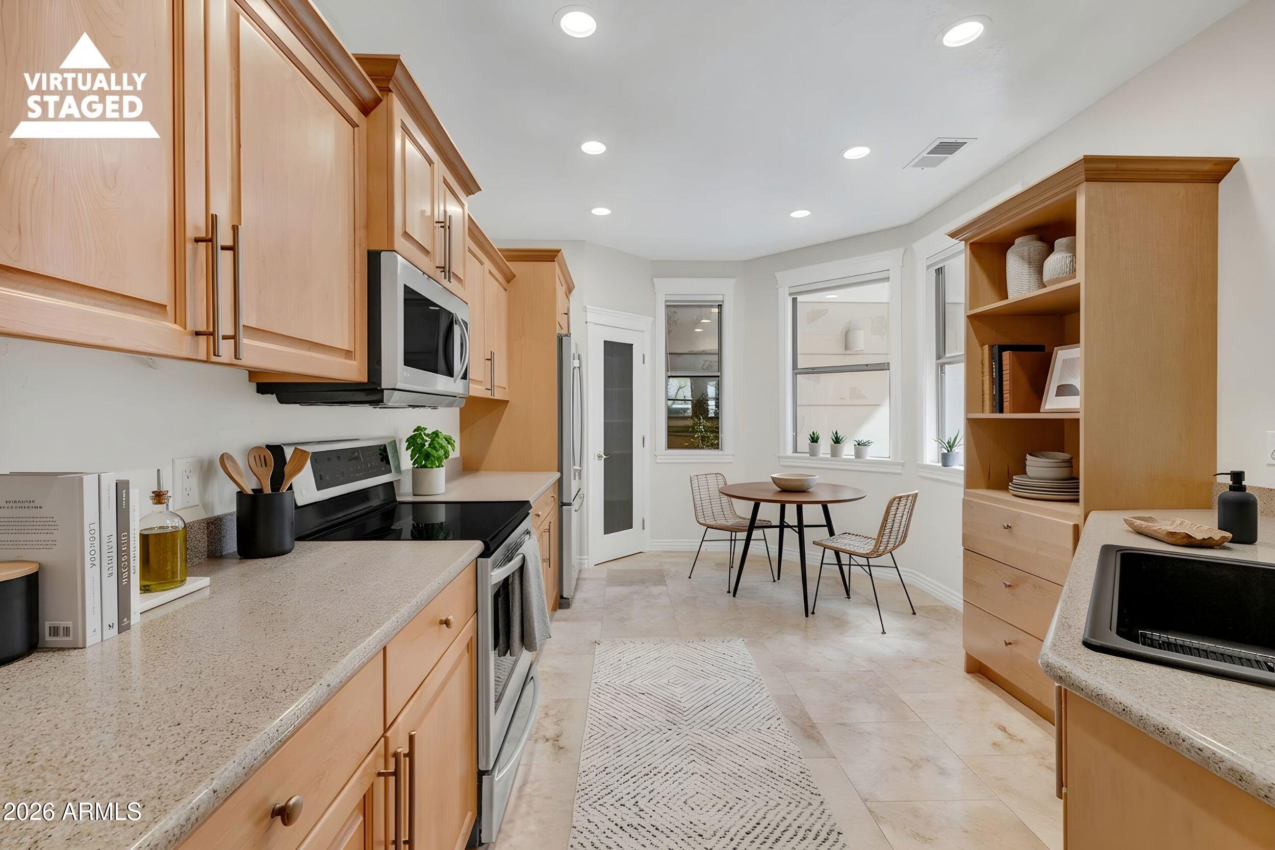 15221 N CLUBGATE Drive 1013