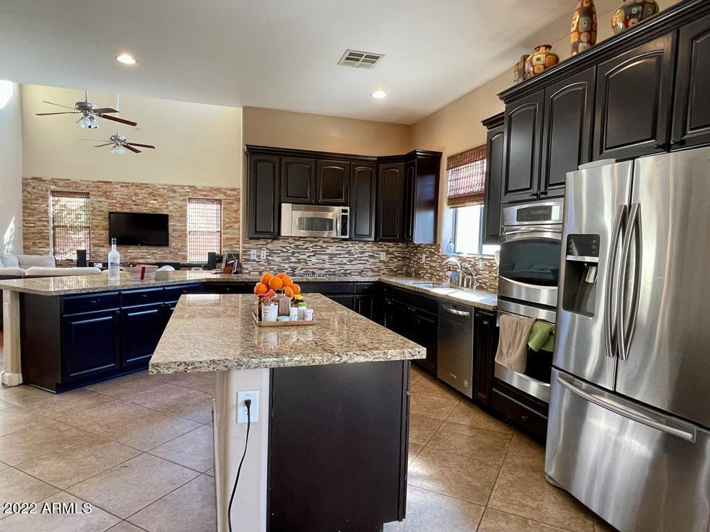 3121 E Lynx Place