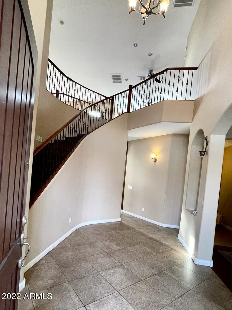 3121 E Lynx Place