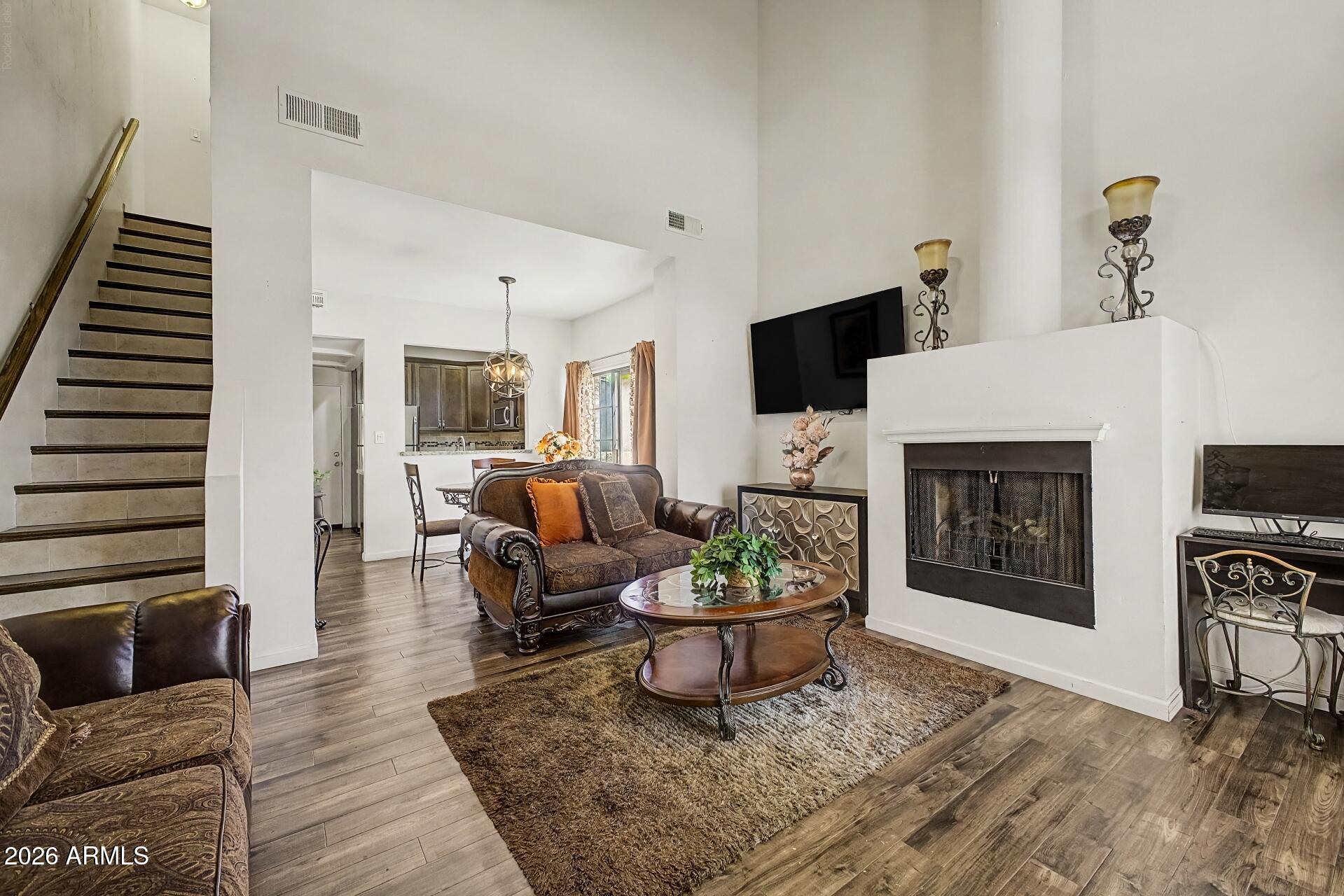 1126 W ELLIOT Road 1041