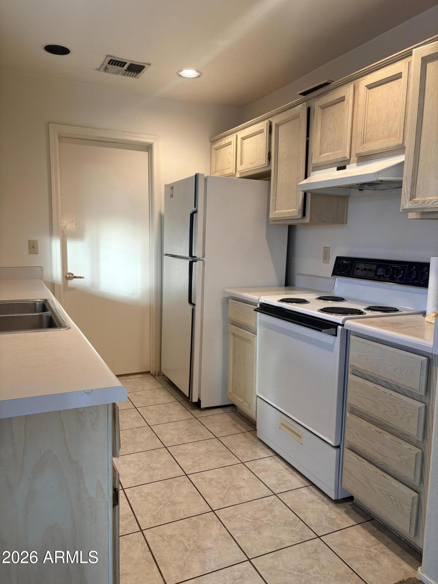 11135 E ELMHURST Drive E