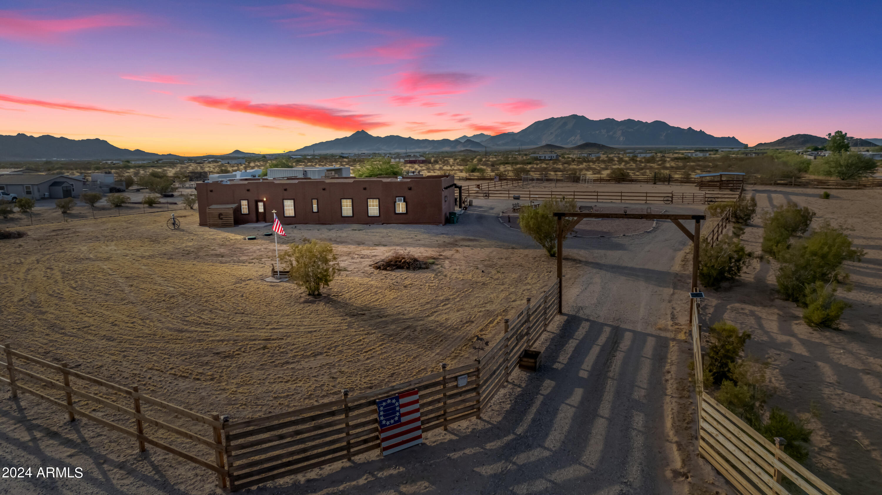 17728 N DEER Trail