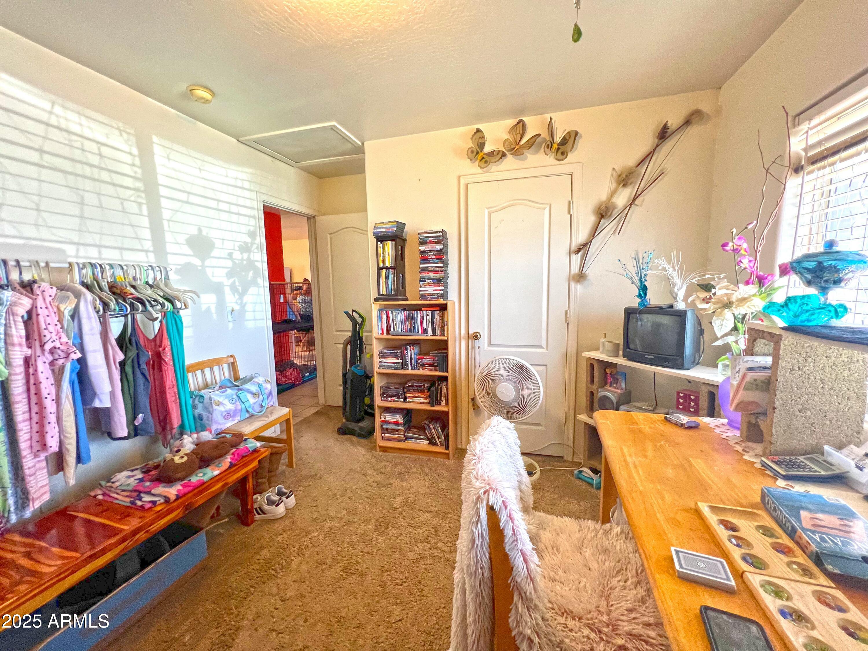 8306 W PINEVETA Drive