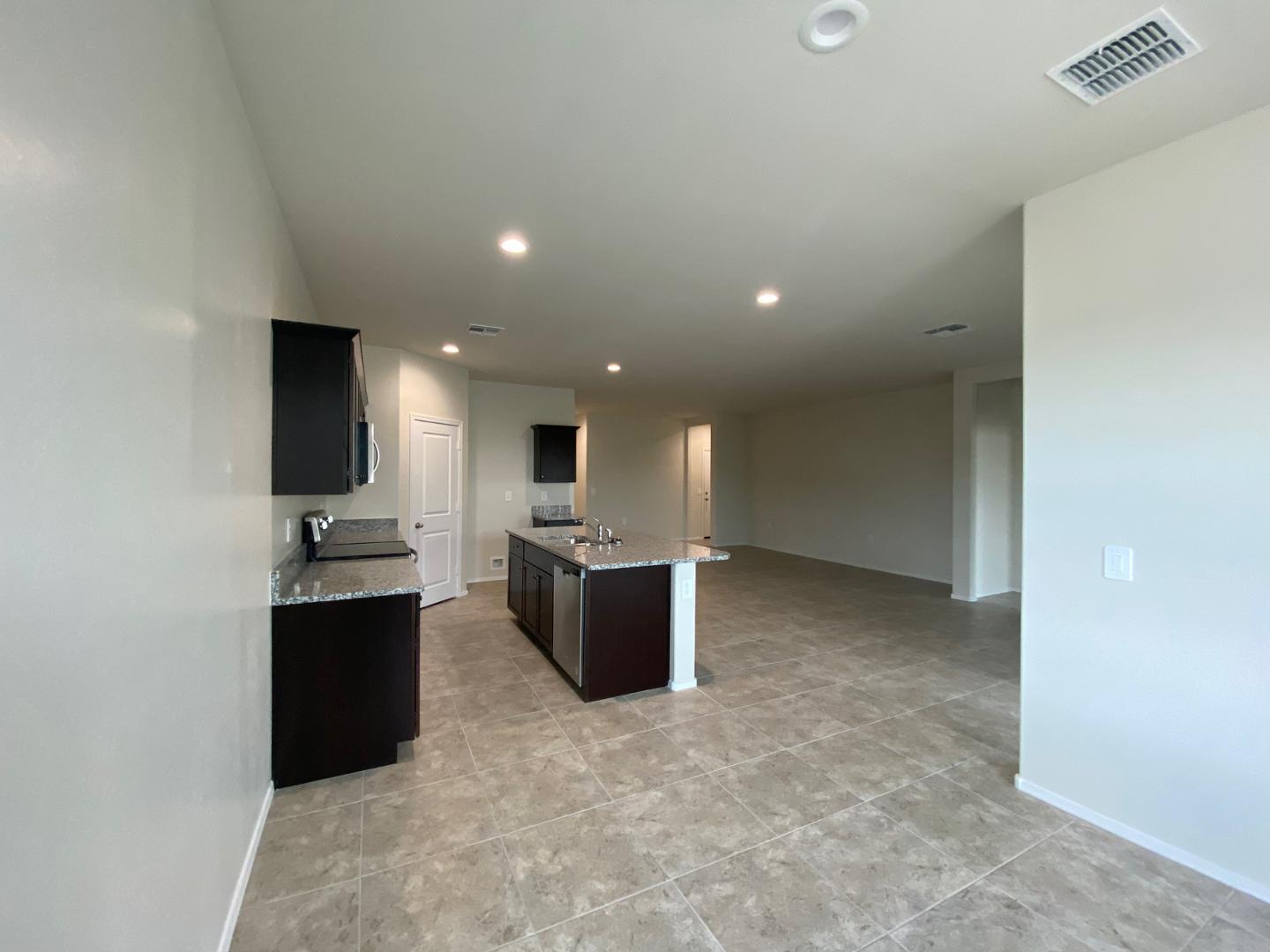 24402 W Pueblo Avenue