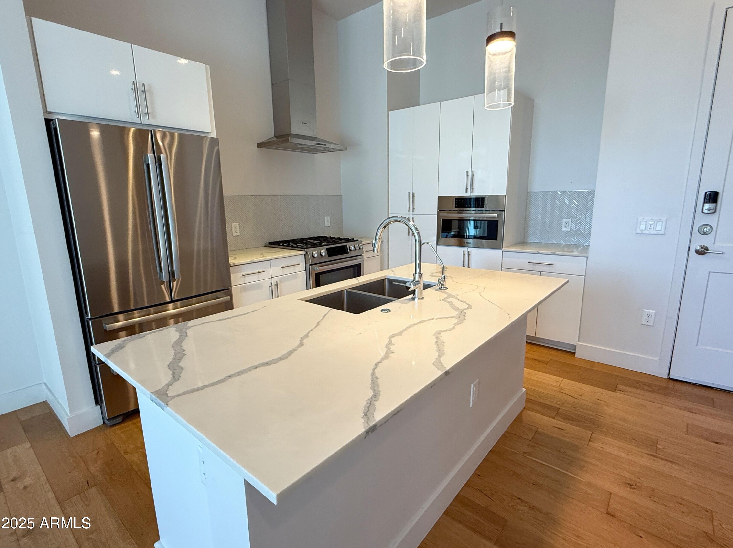 3131 N Central Avenue 7004