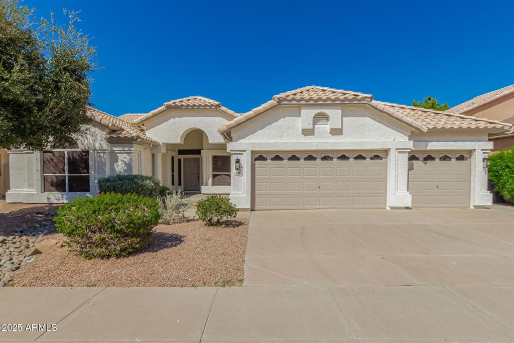 Photo of 1020 E Baylor Lane, Chandler, AZ 85225 (MLS # 6928015)