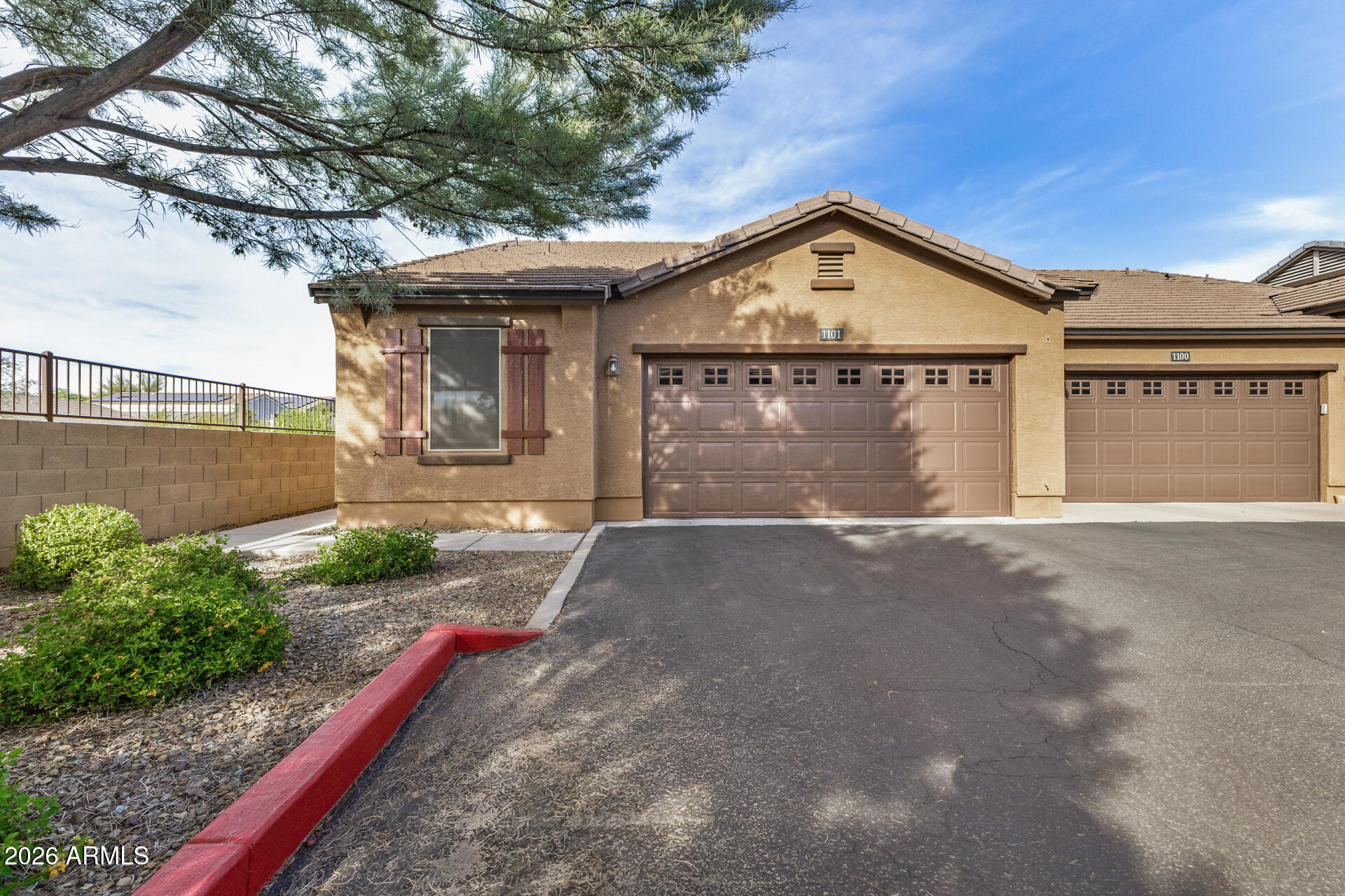 2725 E MINE CREEK Road 1101