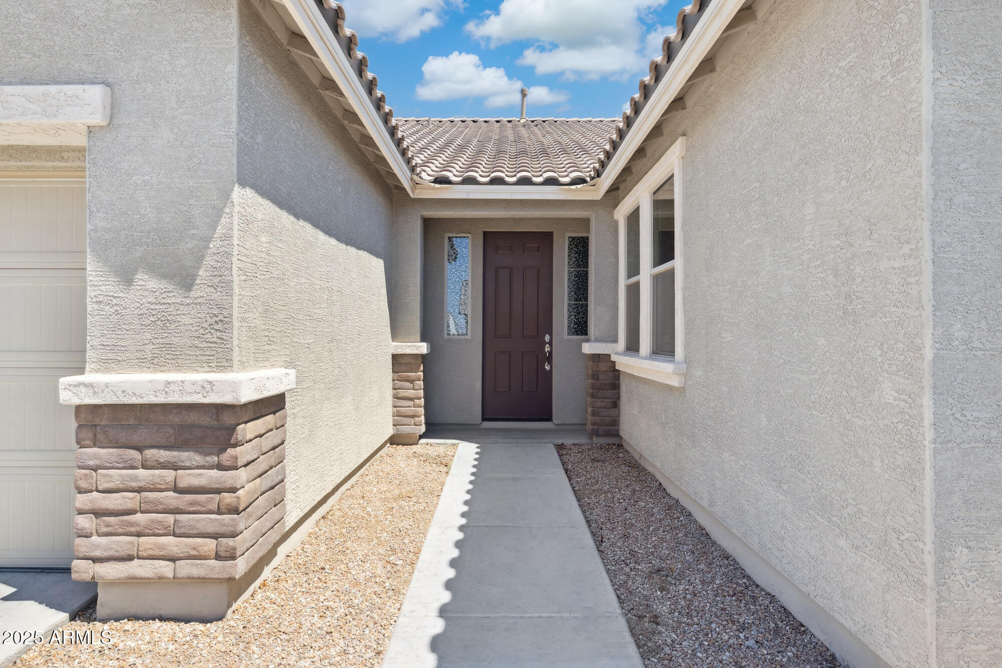 23138 E CAMINA PLATA --
