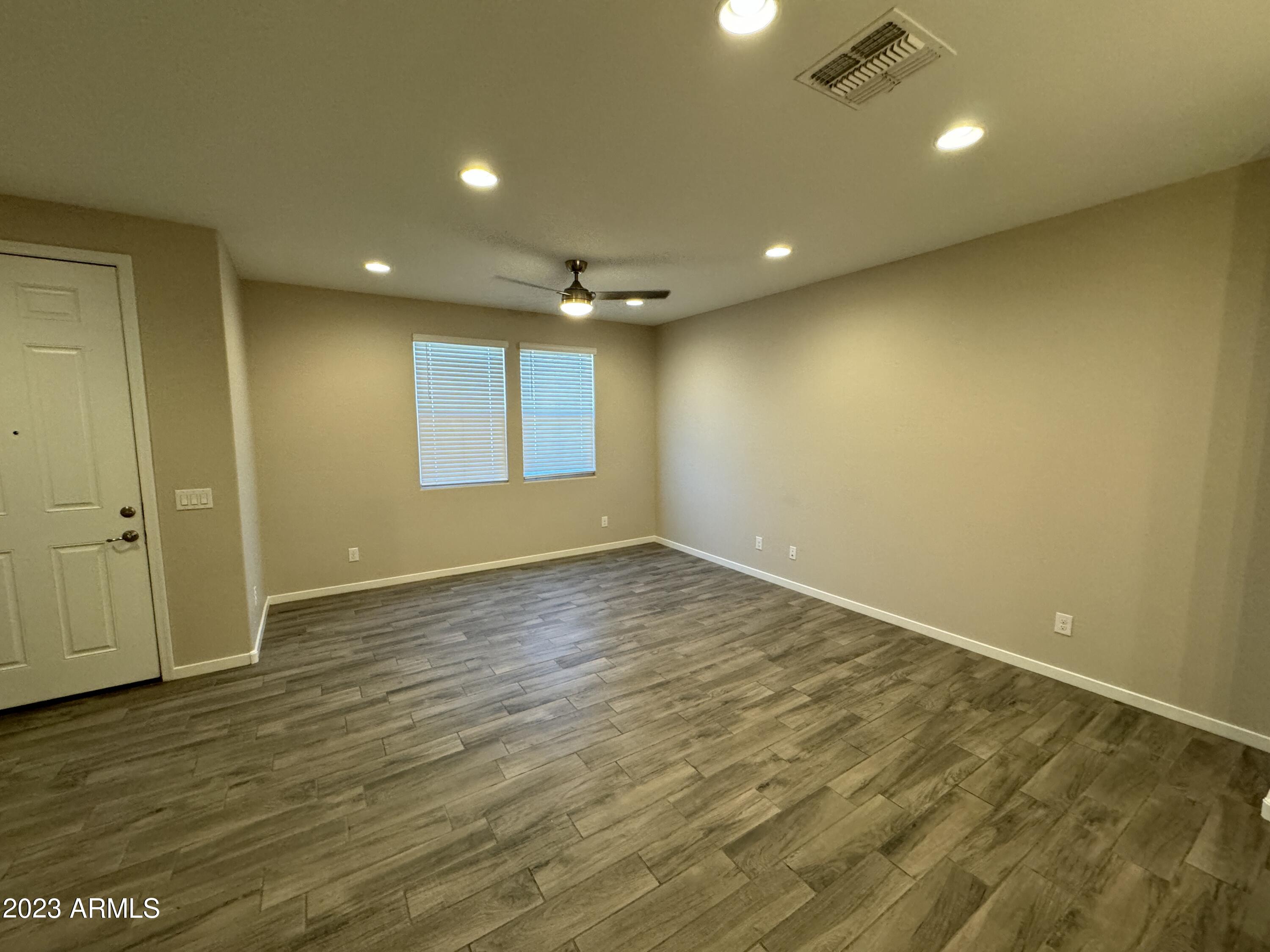 576 W WESTCHESTER Avenue 31