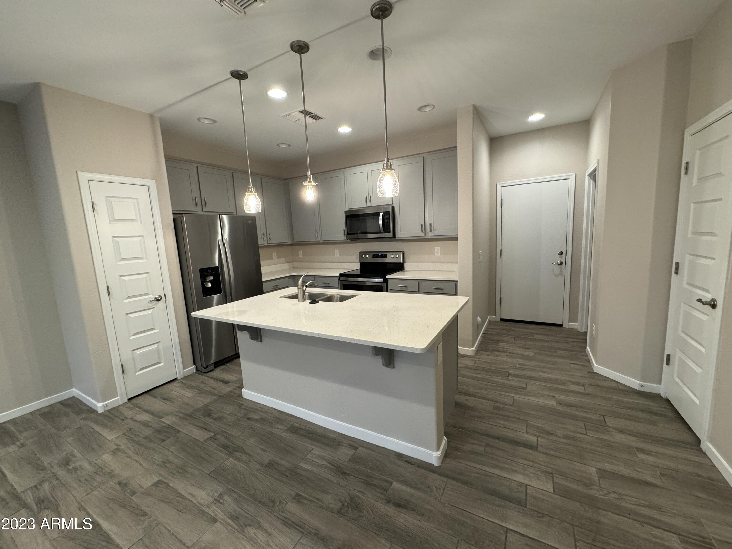 576 W WESTCHESTER Avenue 31