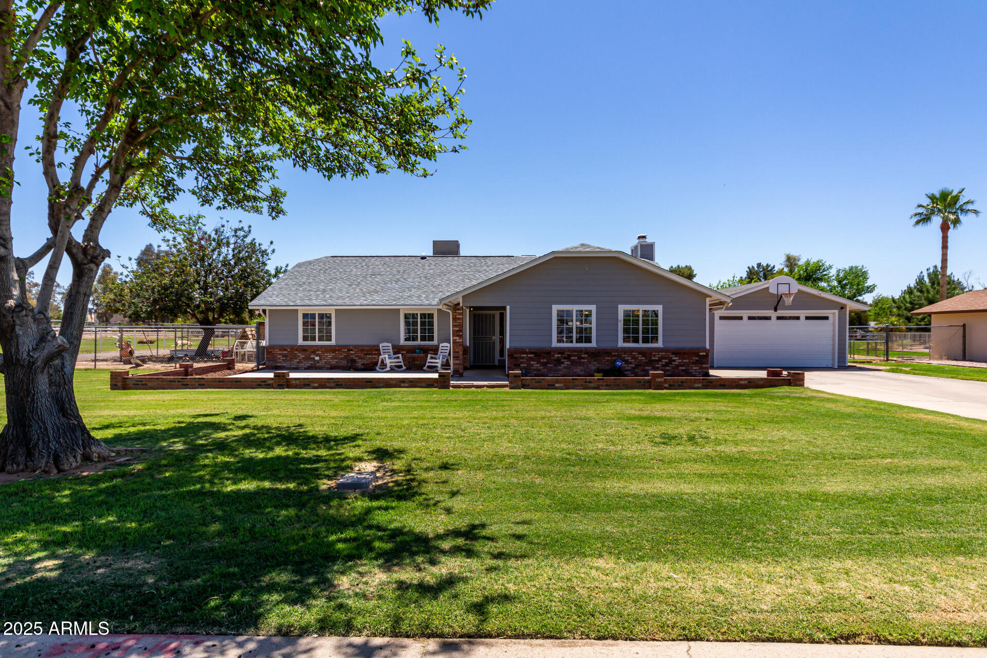 1551 E LONGHORN Drive