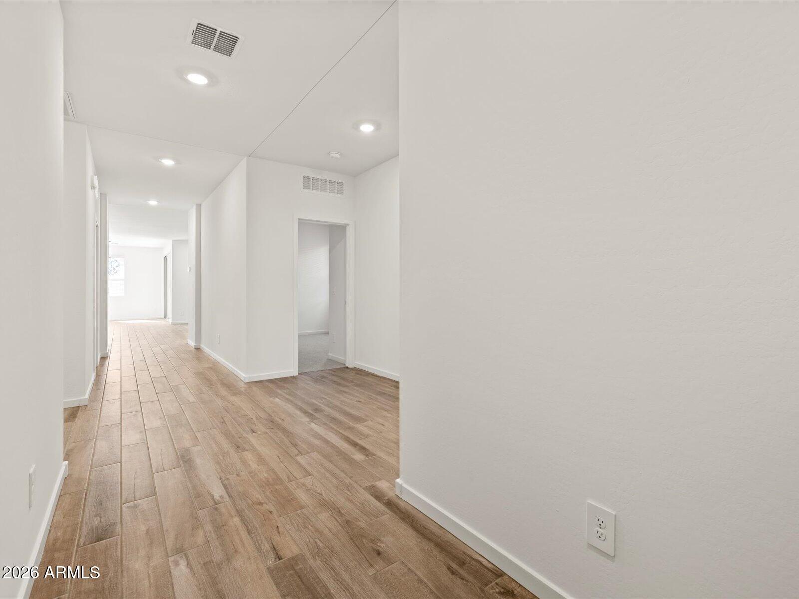 15843 W COTTONTAIL Lane