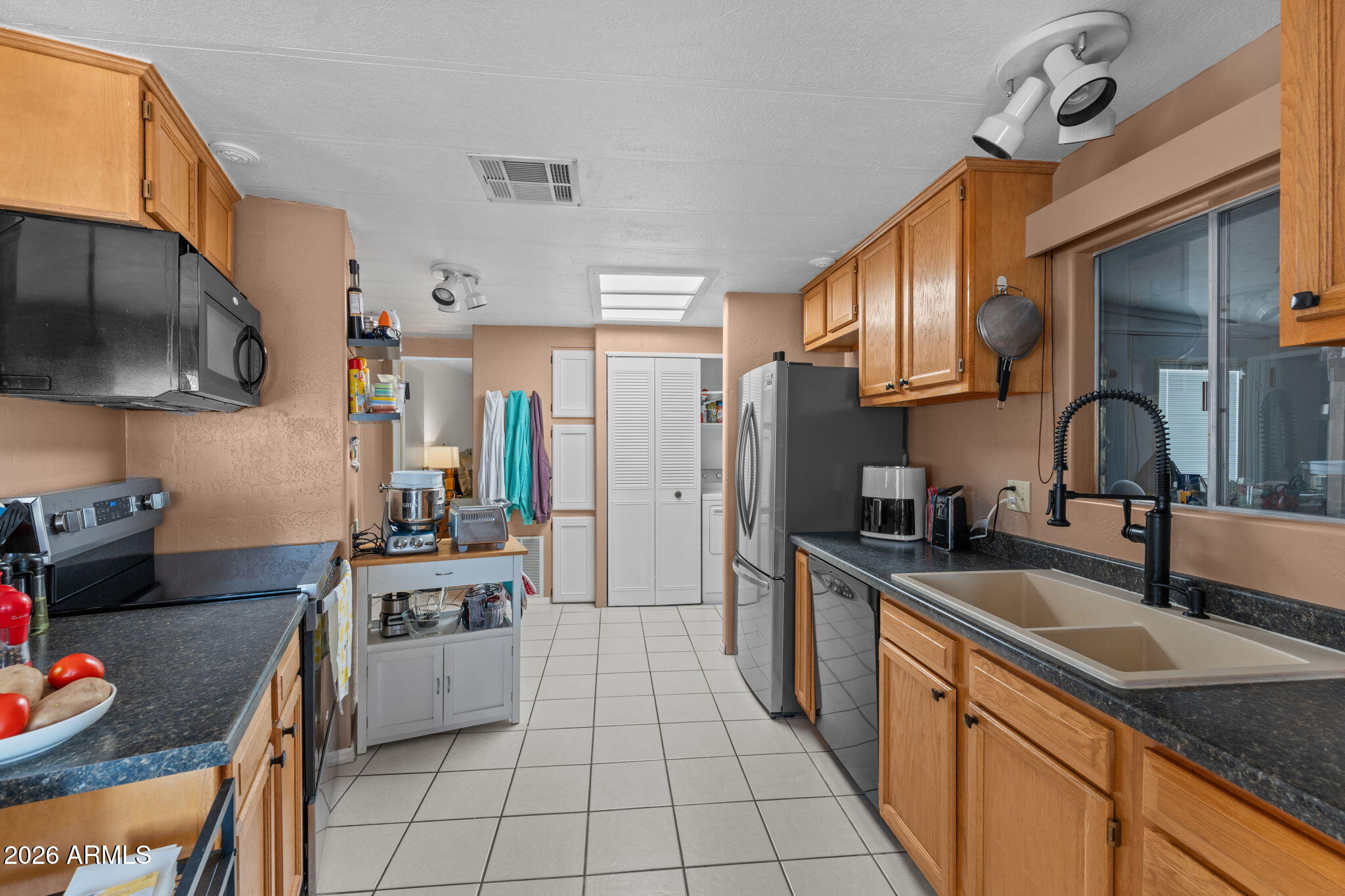 2501 W Wickenburg Way 19