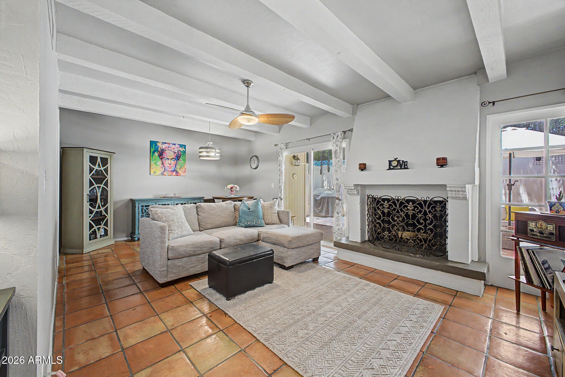 1622 E BORGHESE Place
