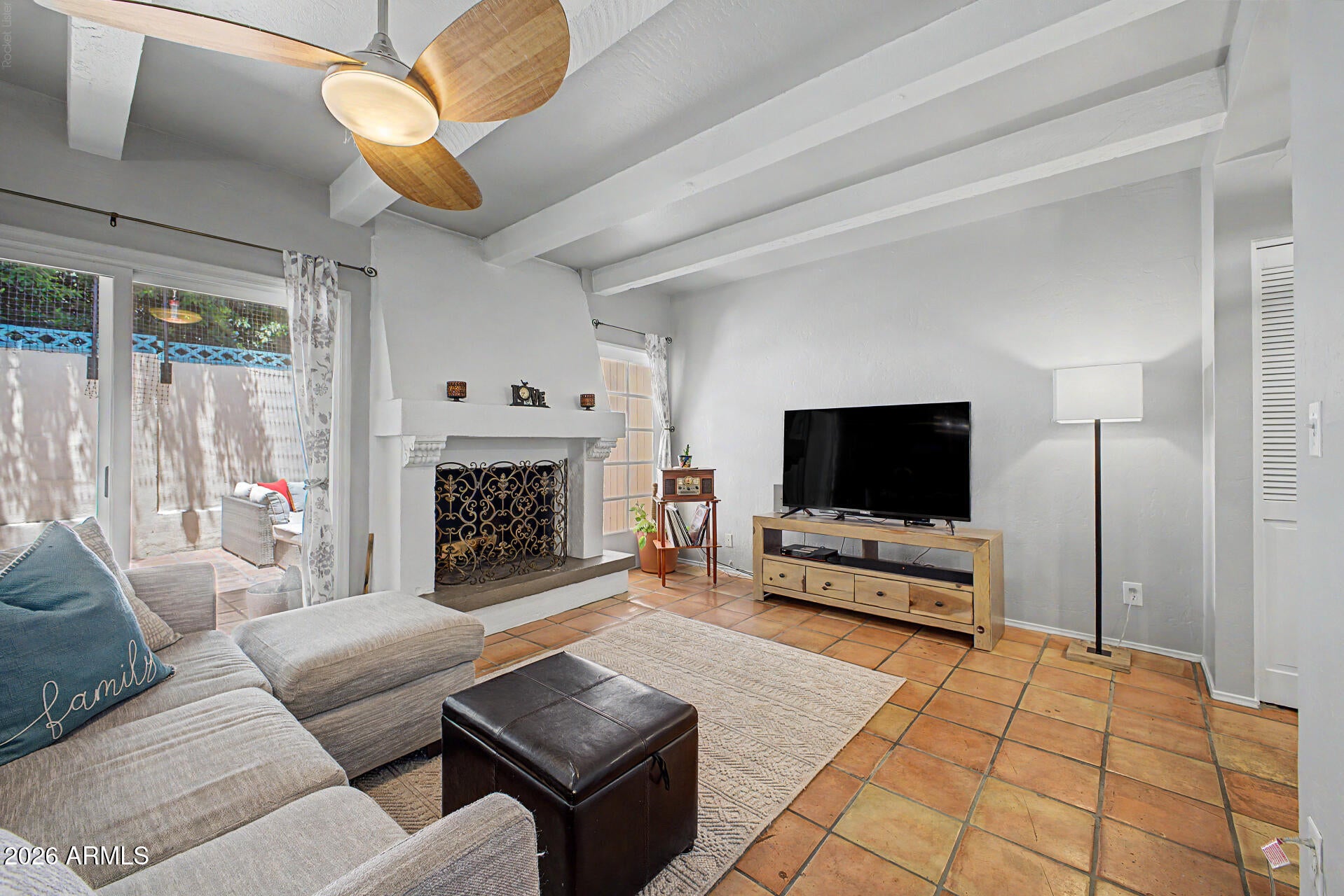 1622 E BORGHESE Place