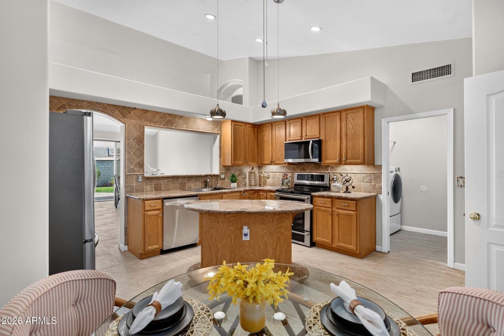 Photo of 244 E Horseshoe Avenue, Gilbert, AZ 85296 (MLS # 7043202)