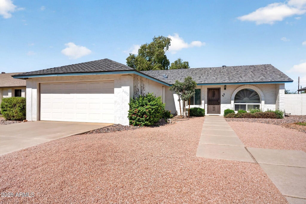 Photo of 2002 W Summit Place, Chandler, AZ 85224 (MLS # 7091655)