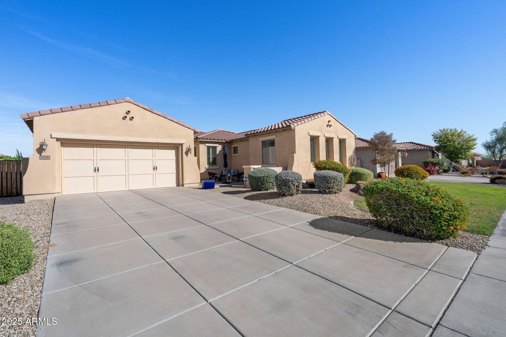 Photo of 19142 W Colter Street, Litchfield Park, AZ 85340 (MLS # 6942945)