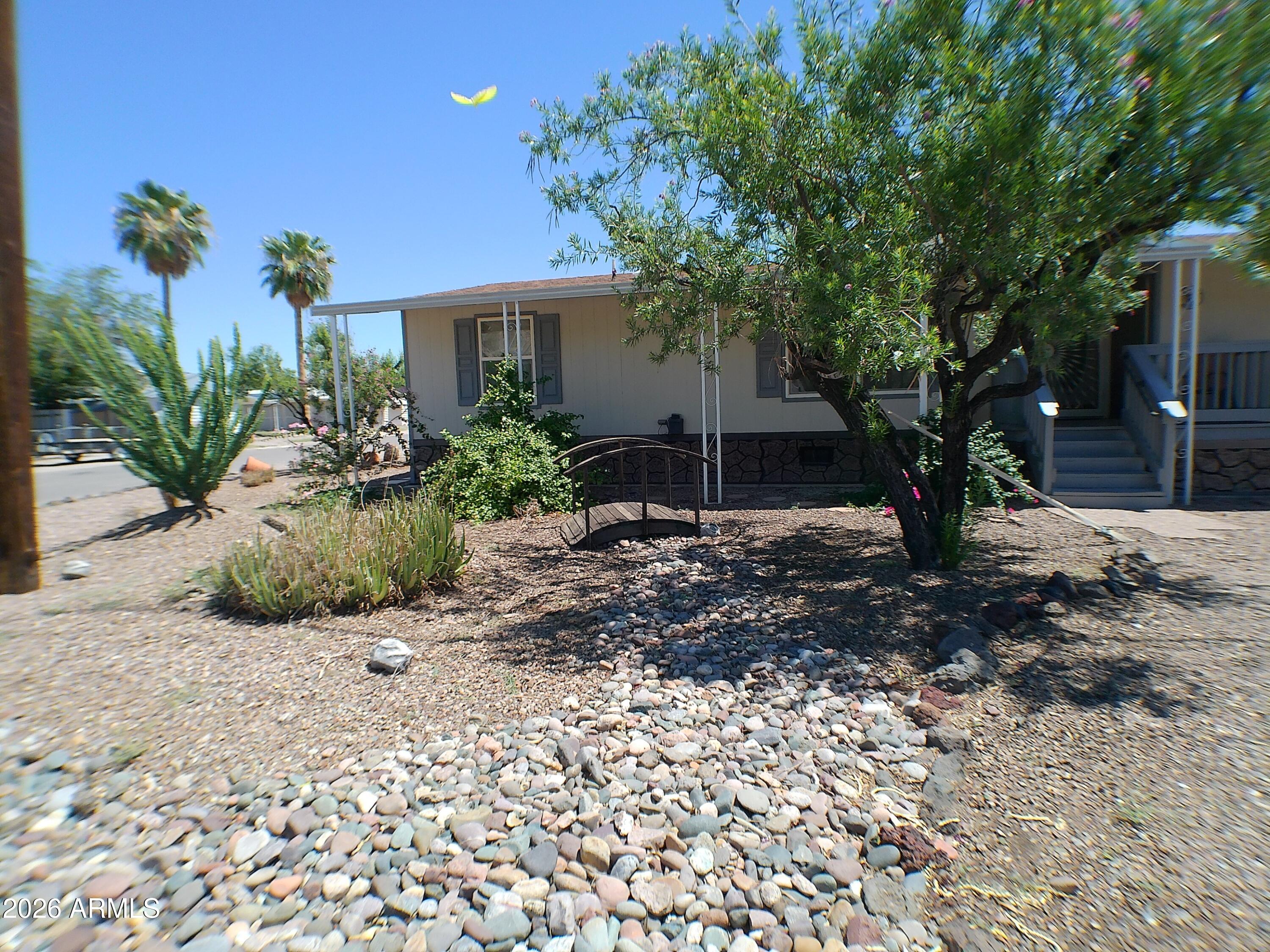 363 W MORRIS Drive