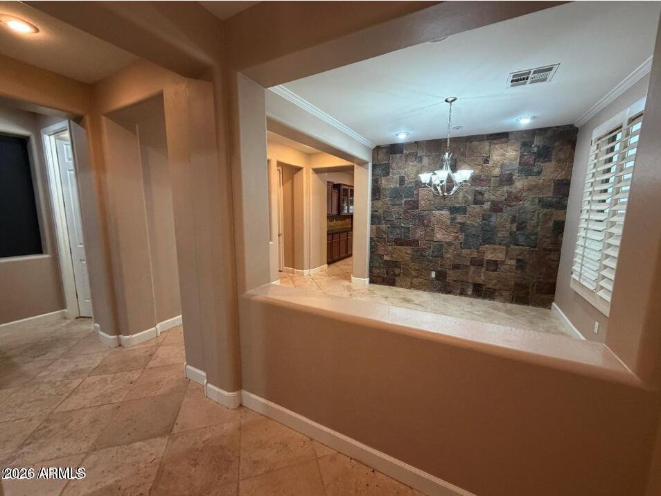 421 W Wisteria Place
