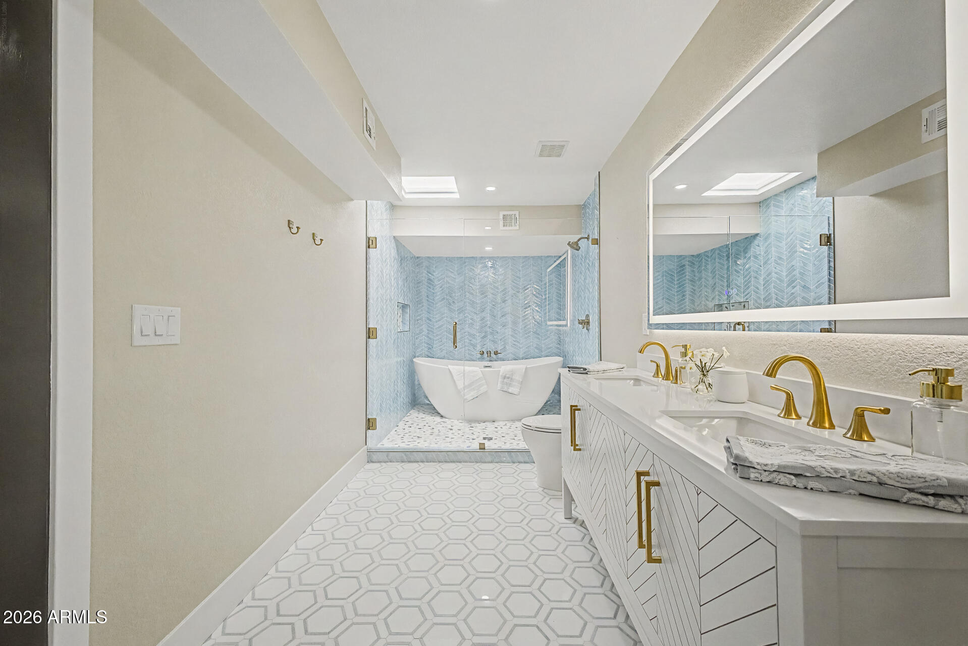 CENTURY NORTH - Residential