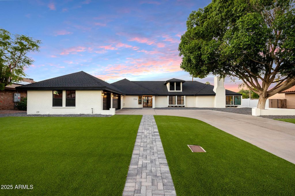 Photo of 7716 W John Cabot Road, Glendale, AZ 85308 (MLS # 6925754)