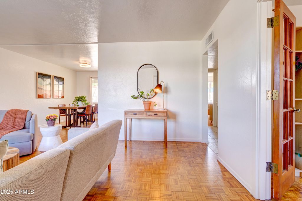 Photo of 385 E Coronado Road #6, Phoenix, AZ 85004 (MLS # 6927046)