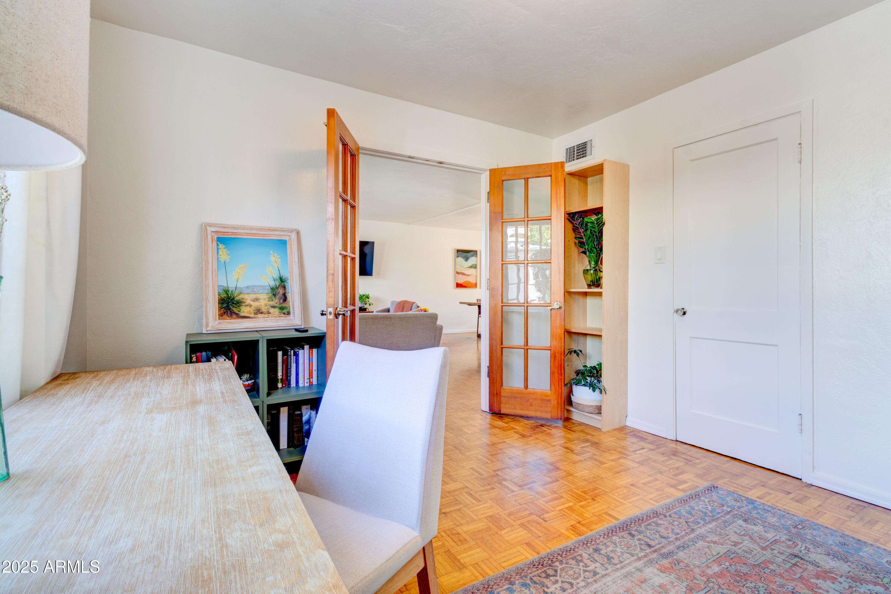 385 E CORONADO Road 6