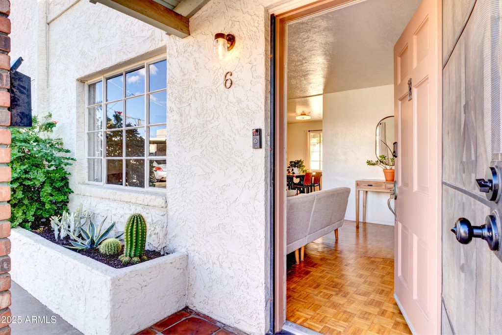 Photo of 385 E Coronado Road #6, Phoenix, AZ 85004 (MLS # 6927046)