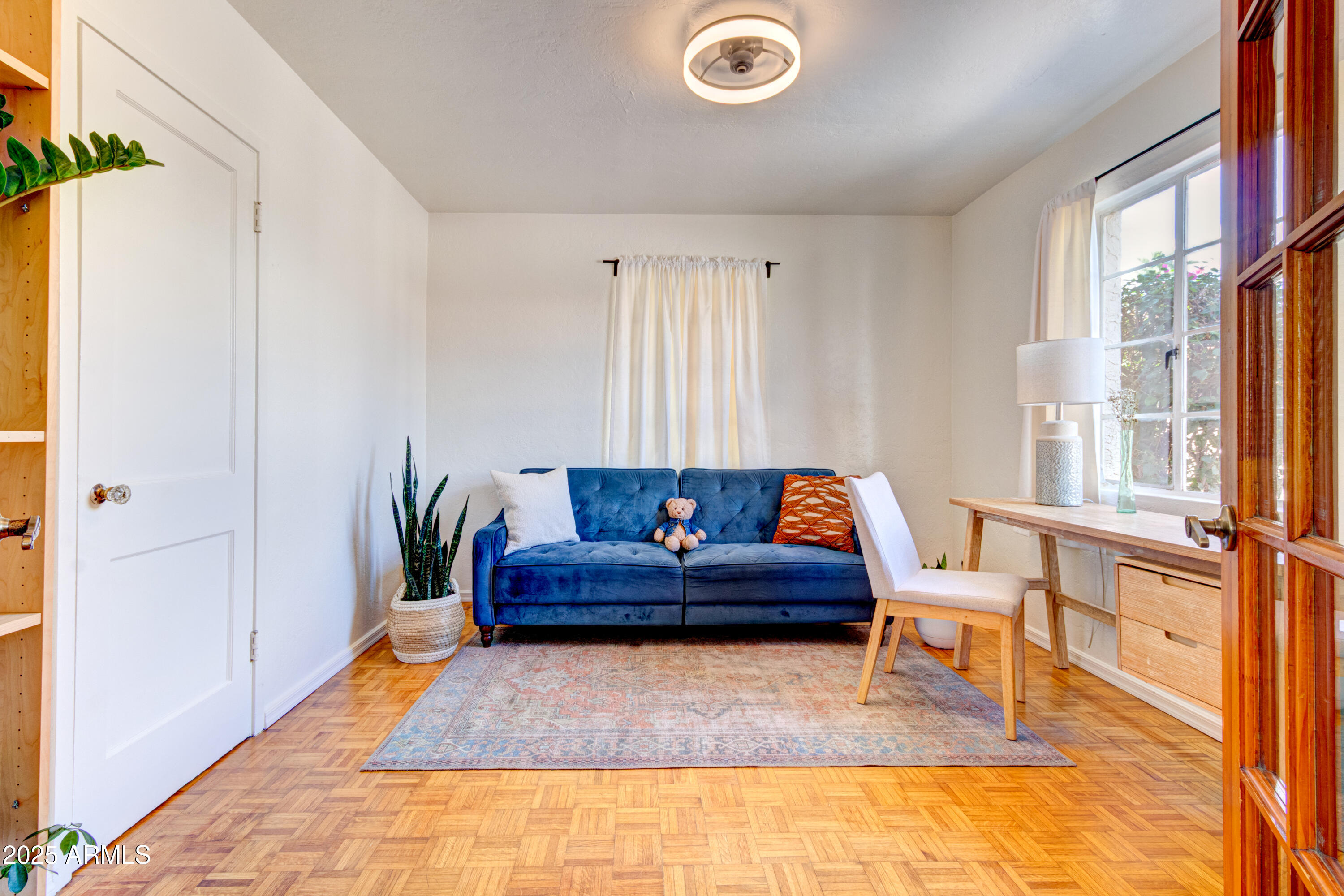 385 E CORONADO Road 6