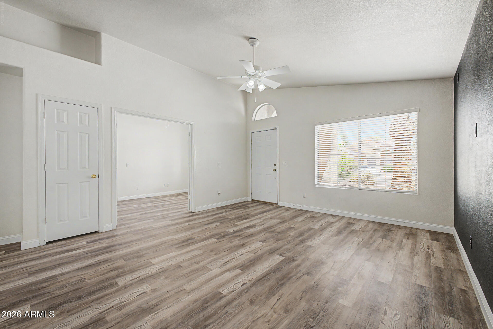 1131 W ORIOLE Way
