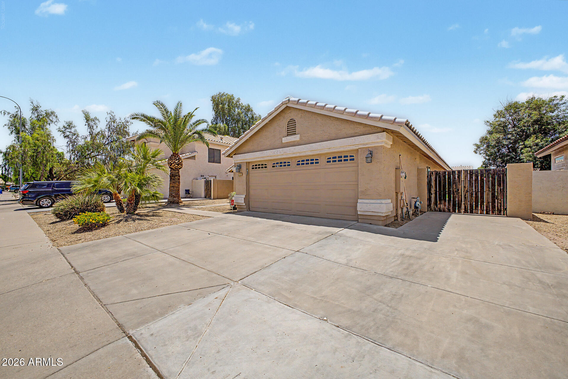1131 W ORIOLE Way