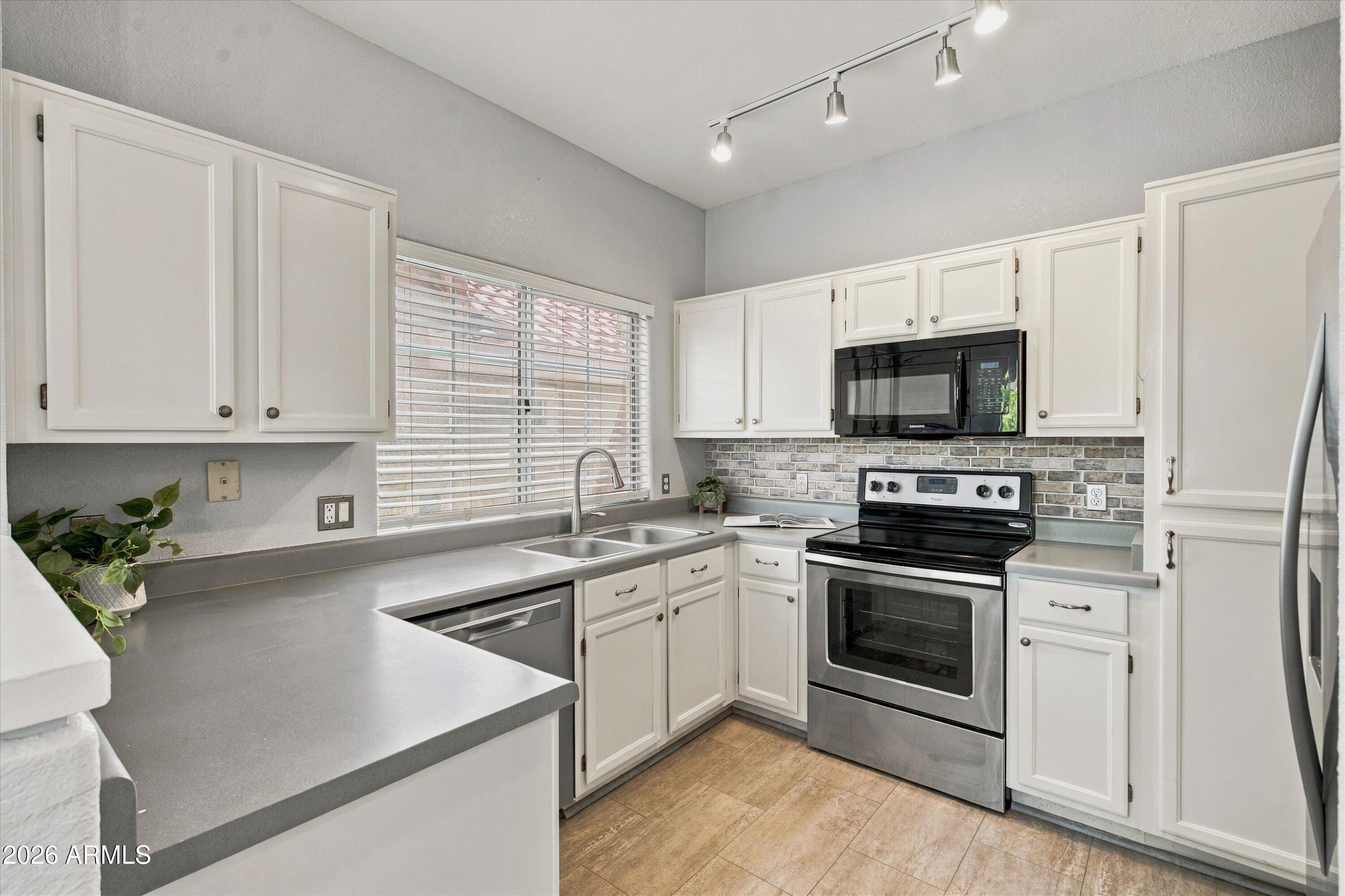 1633 E LAKESIDE Drive 165