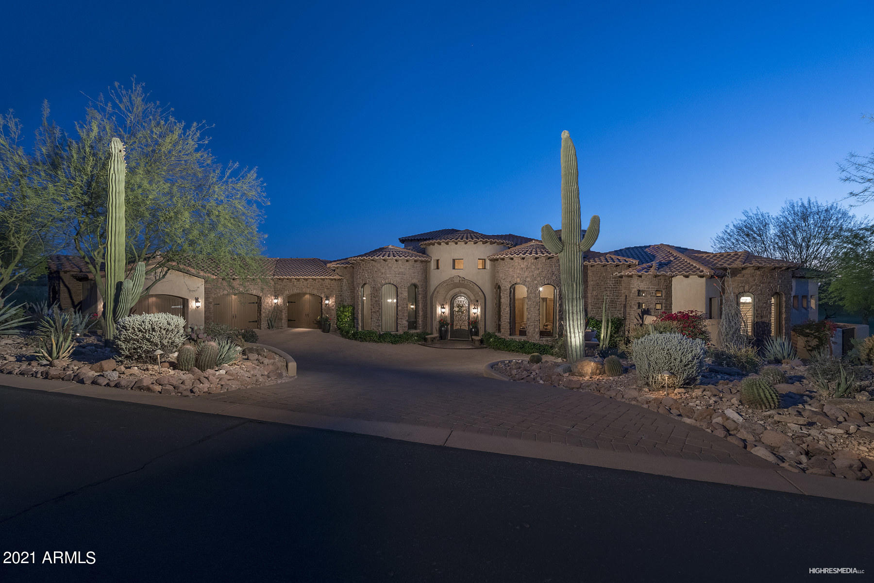9161 E SUPERSTITION MOUNTAIN Drive