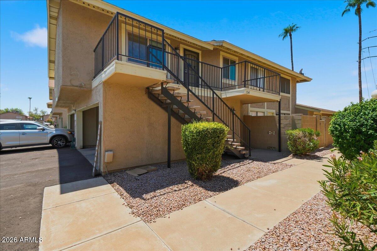 1241 N GRANITE REEF Road