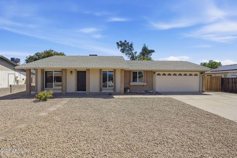 Photo of 1327 W Piute Avenue, Phoenix, AZ 85027 (MLS # 7012910)