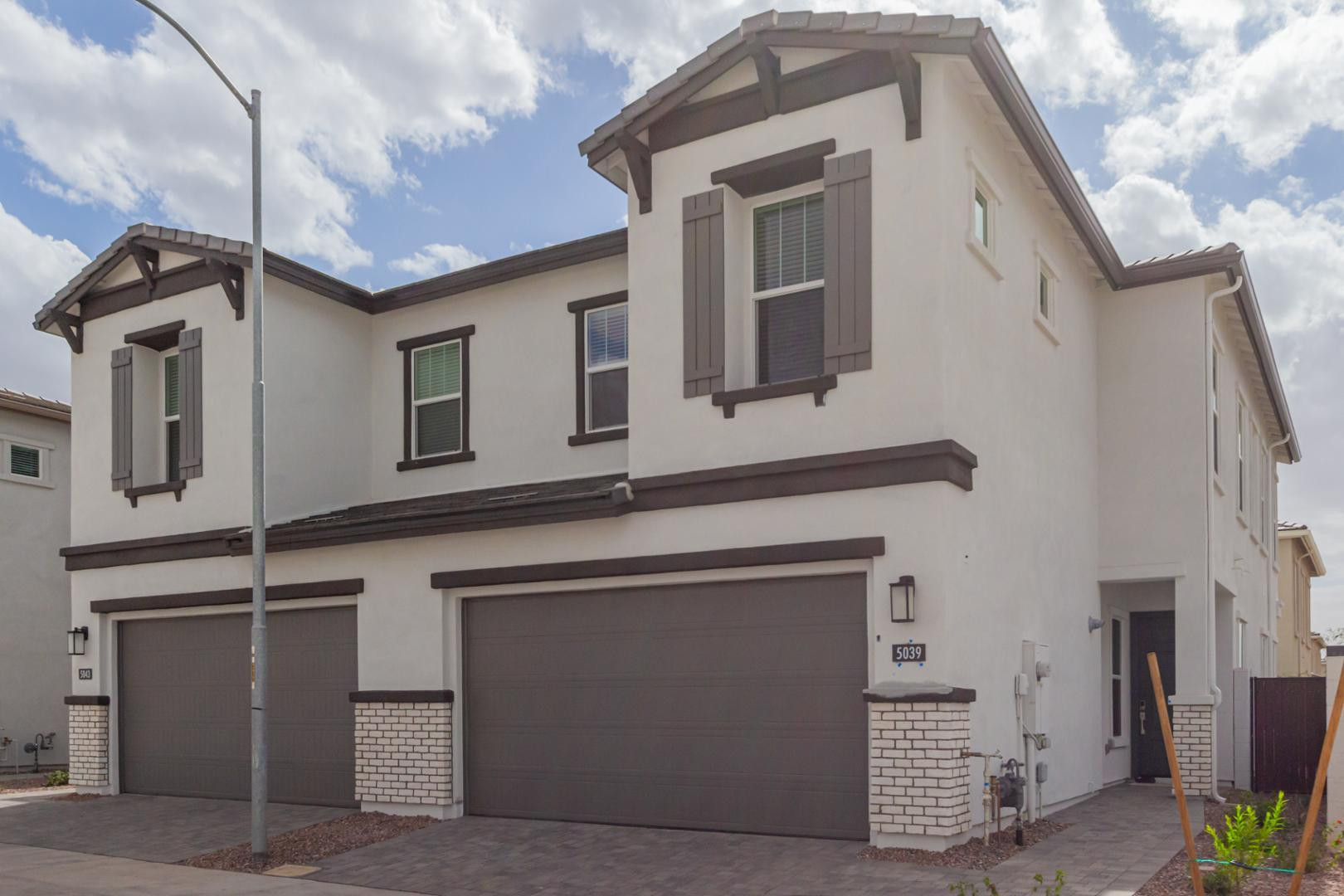 5039 E Campo Bello Drive