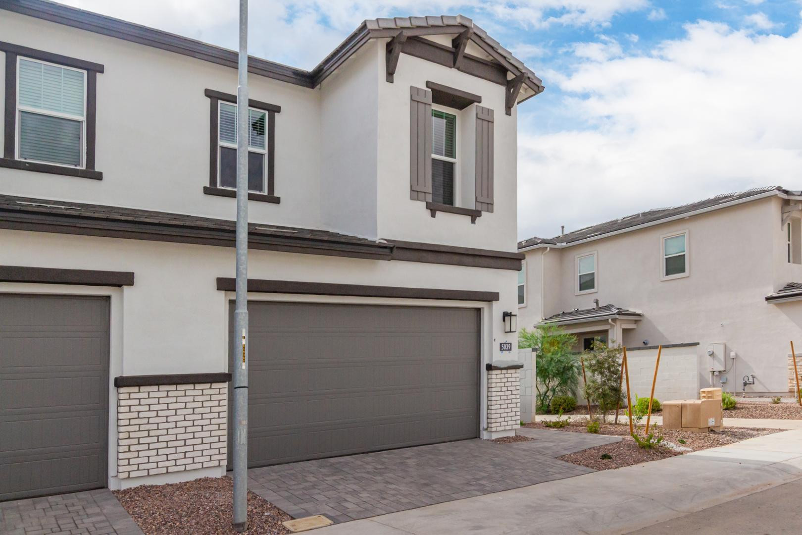 5039 E Campo Bello Drive