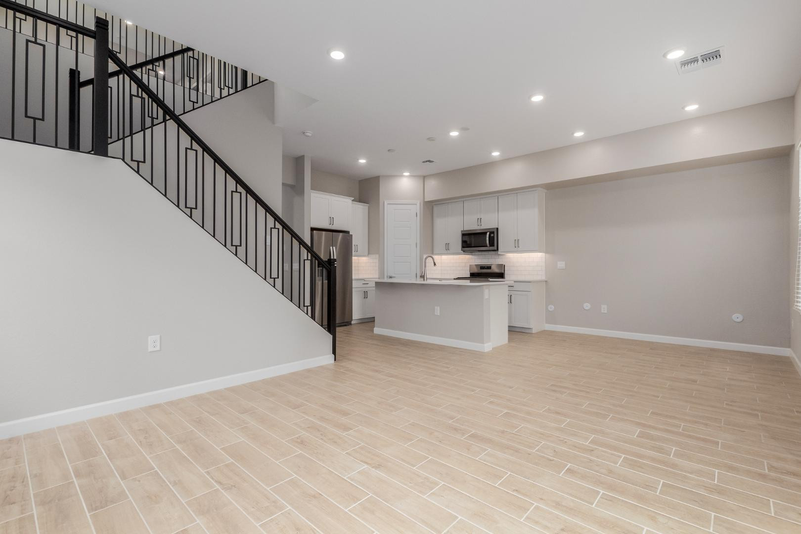 5039 E Campo Bello Drive