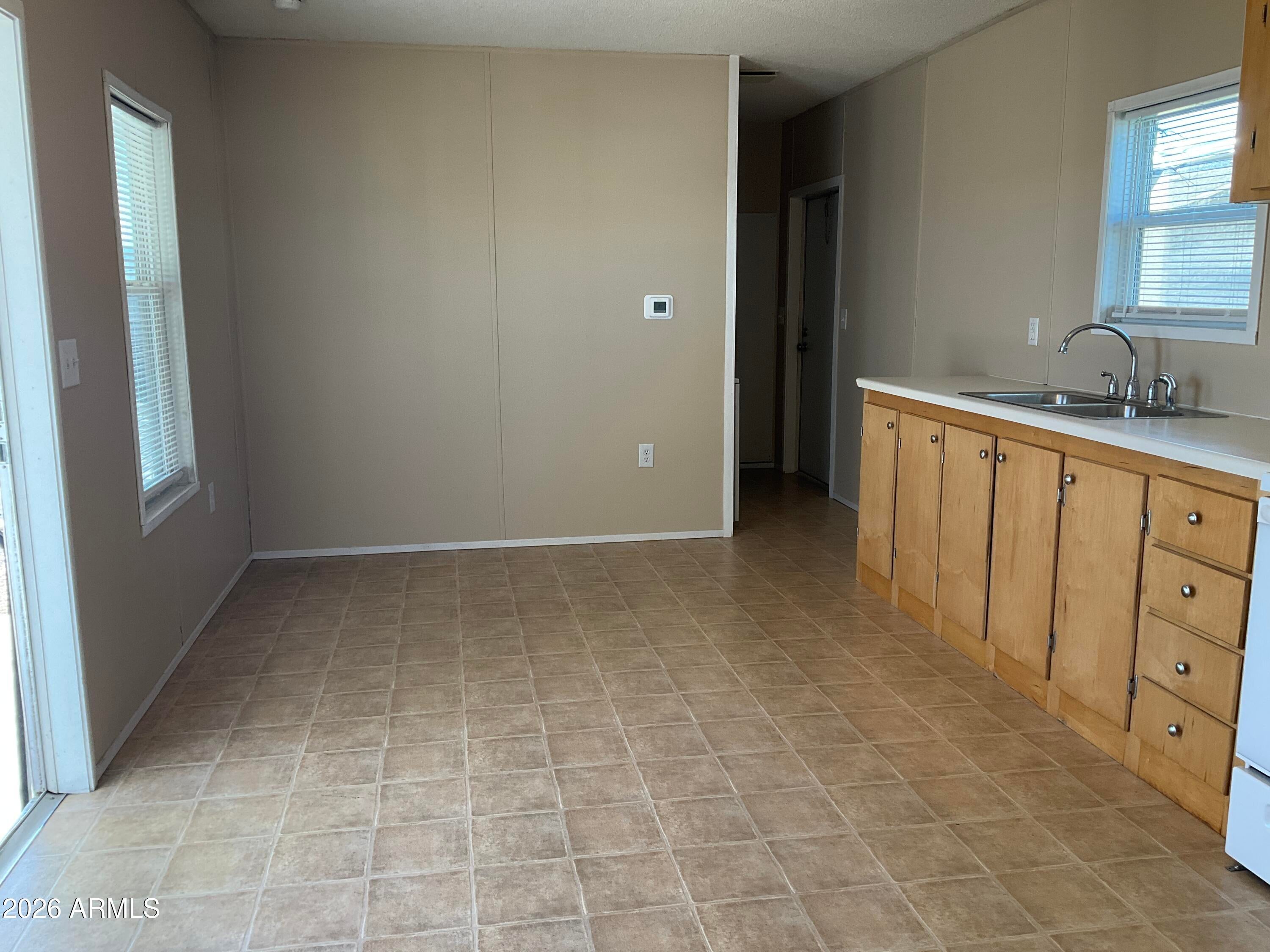 29 W Southern Avenue 29