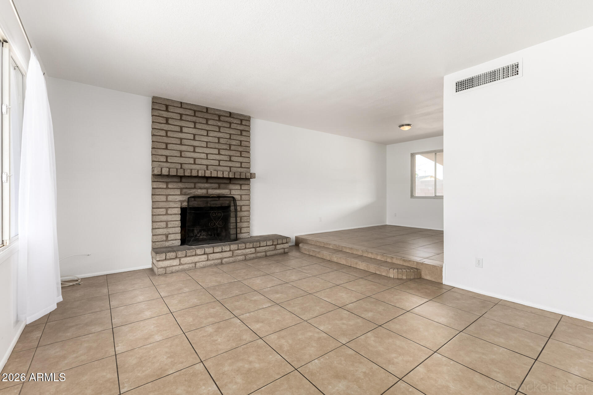 4617 S GRANDVIEW Avenue