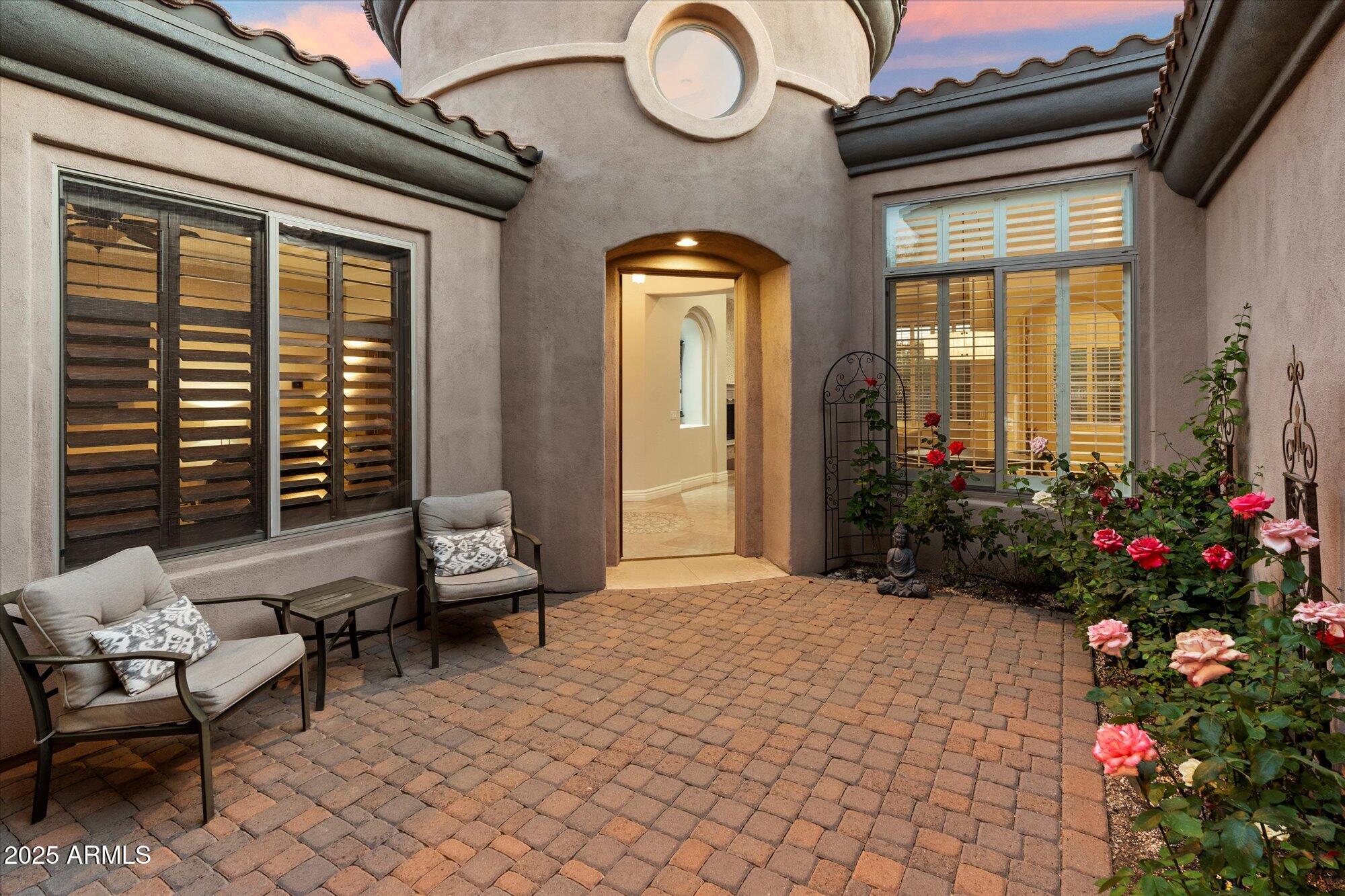1713 W Calle Marita --