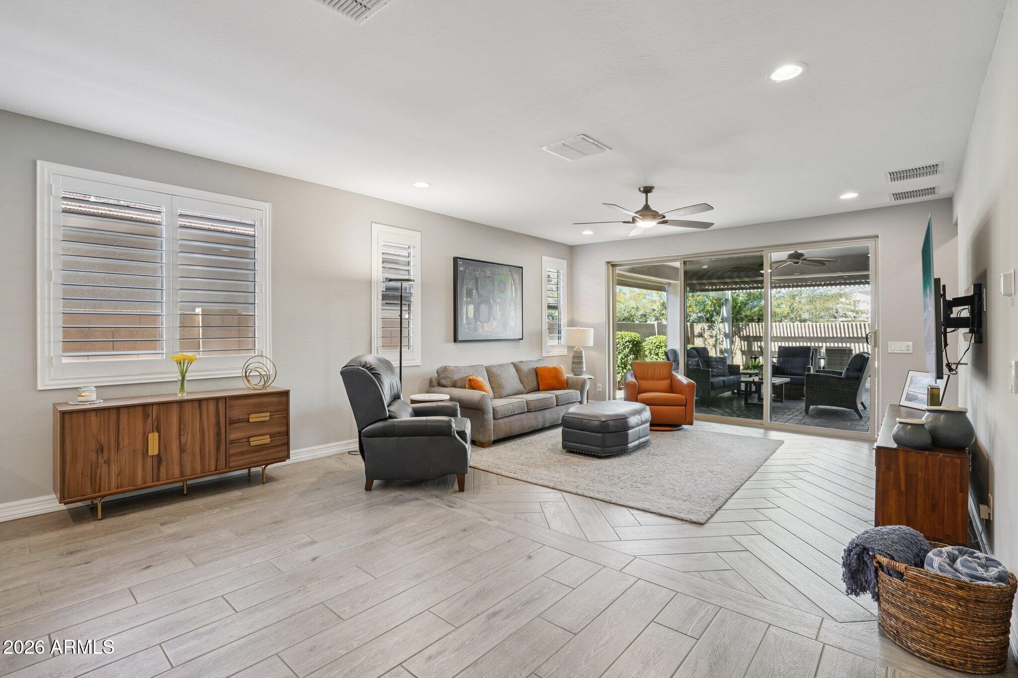 10642 E TWISTER Avenue