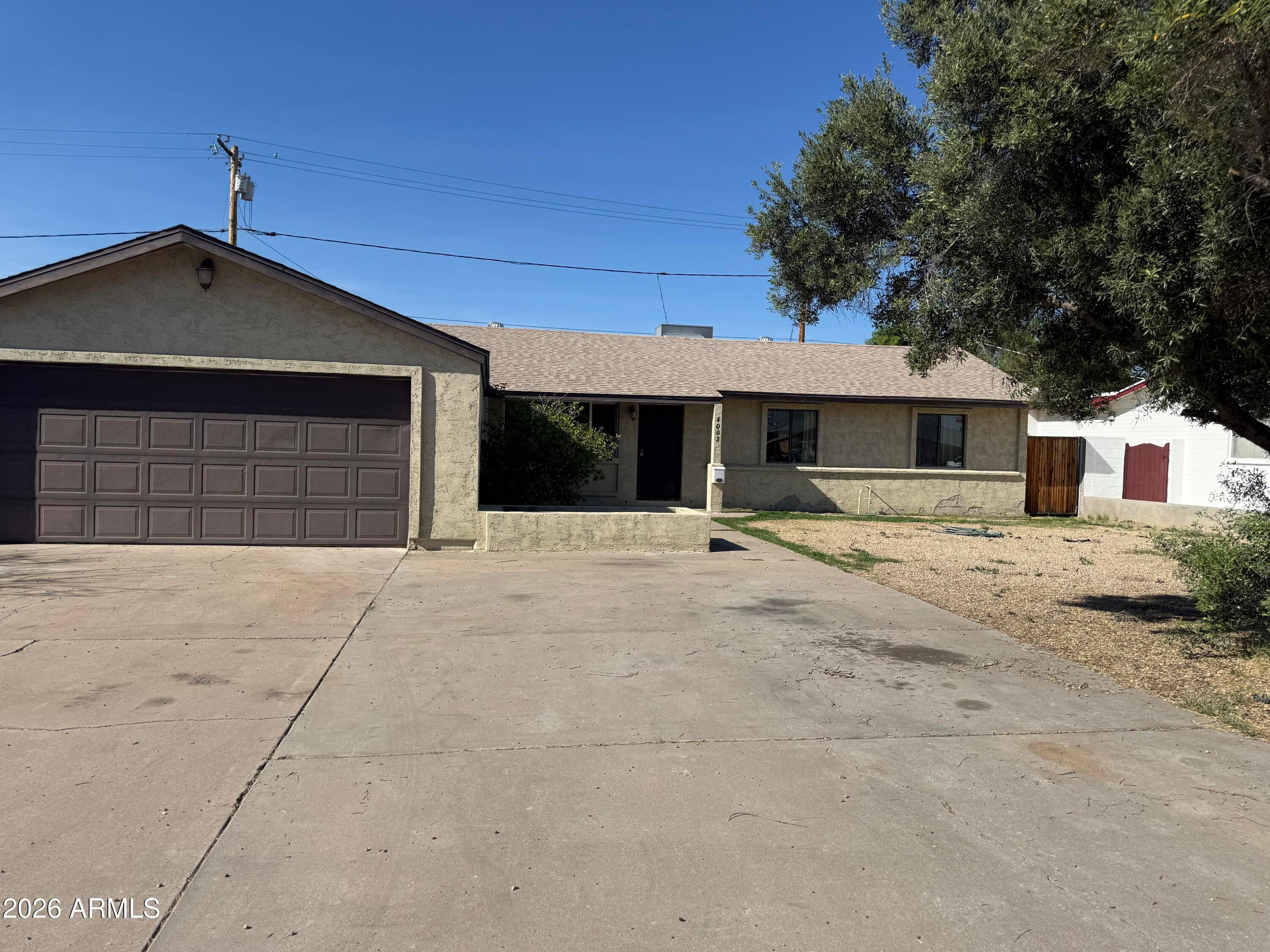 4002 W Myrtle Avenue