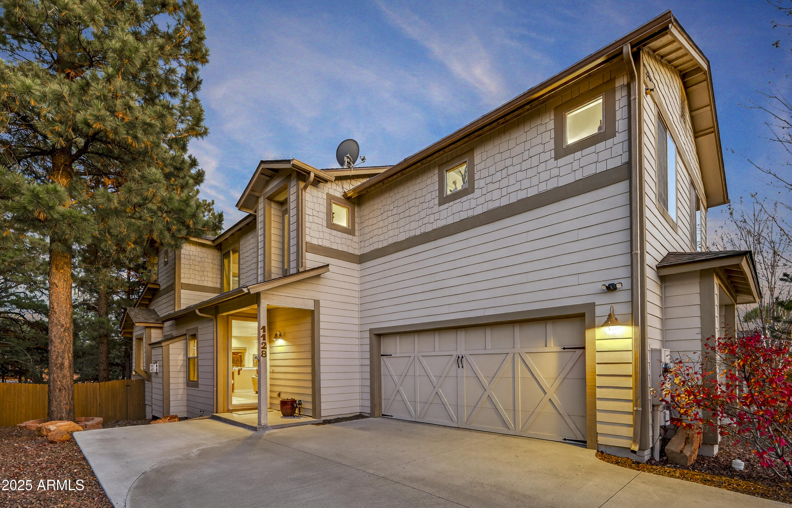 1128 N FLOWING SPRINGS Trail