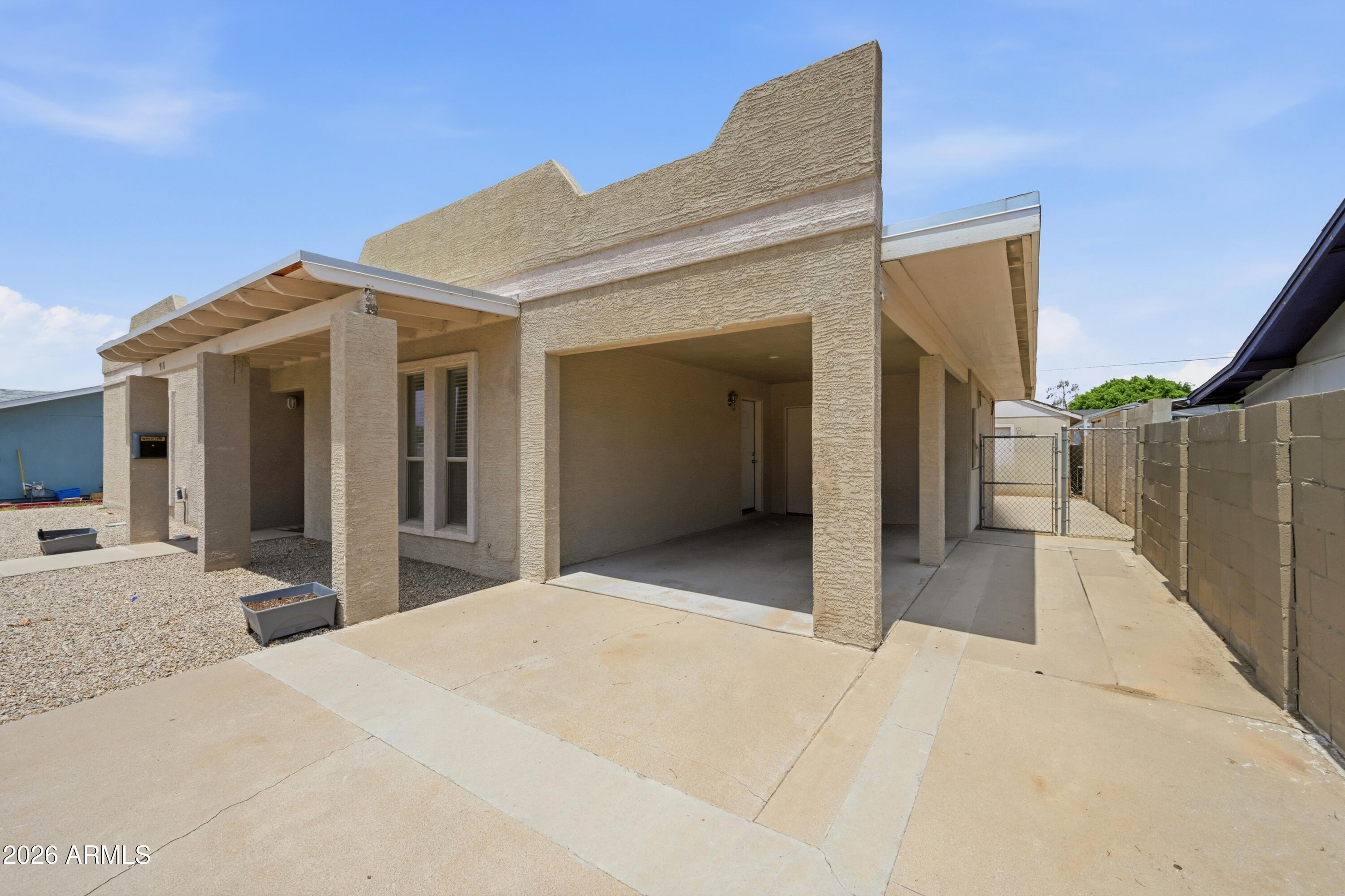 918 E MILLETT Avenue