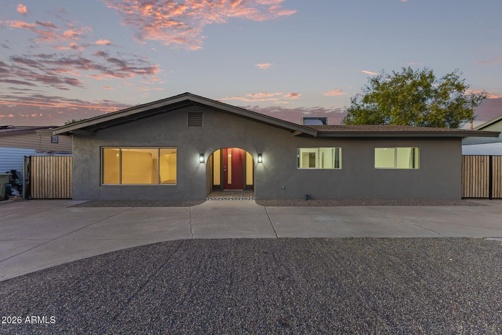 Photo of 5018 W Maryland Avenue, Glendale, AZ 85301 (MLS # 6997906)