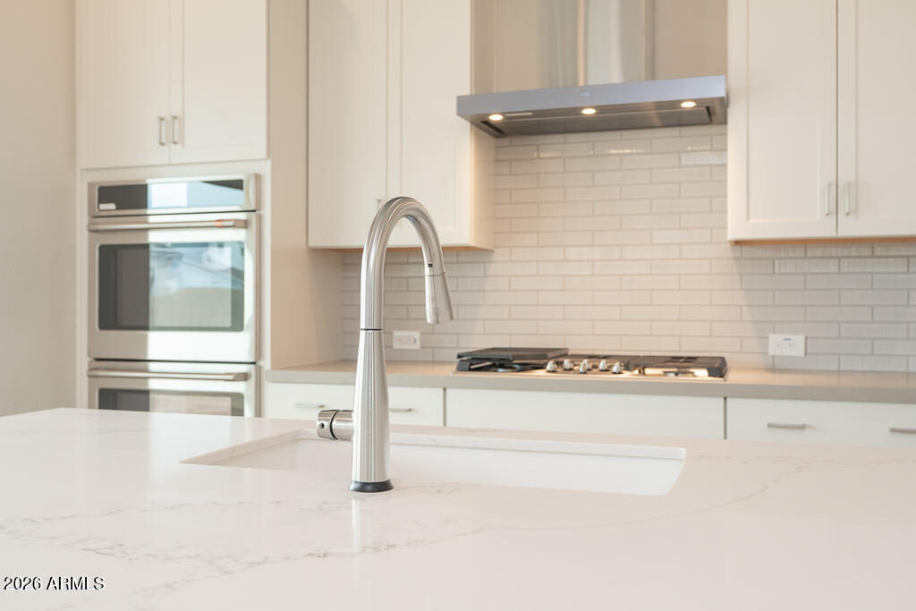 1254 E PRESCOTT Street