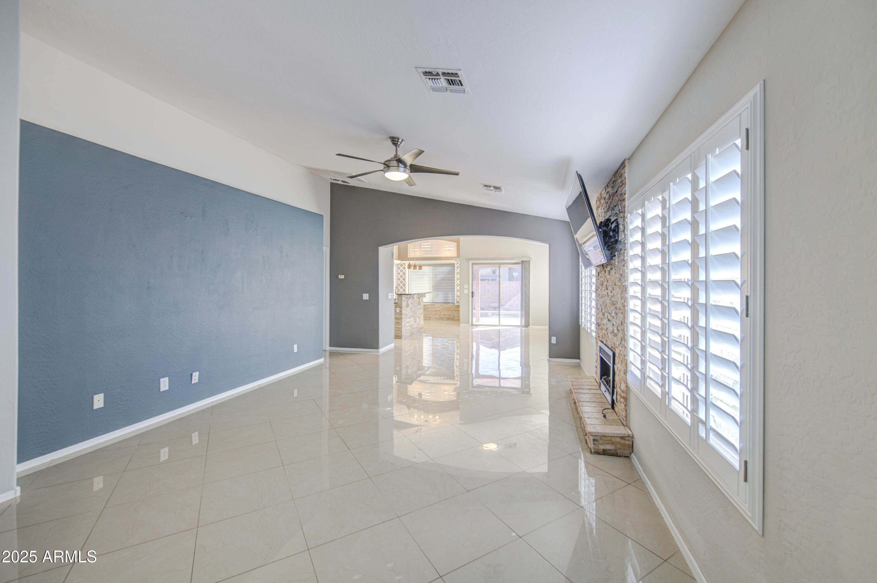 15815 W WASHINGTON Street